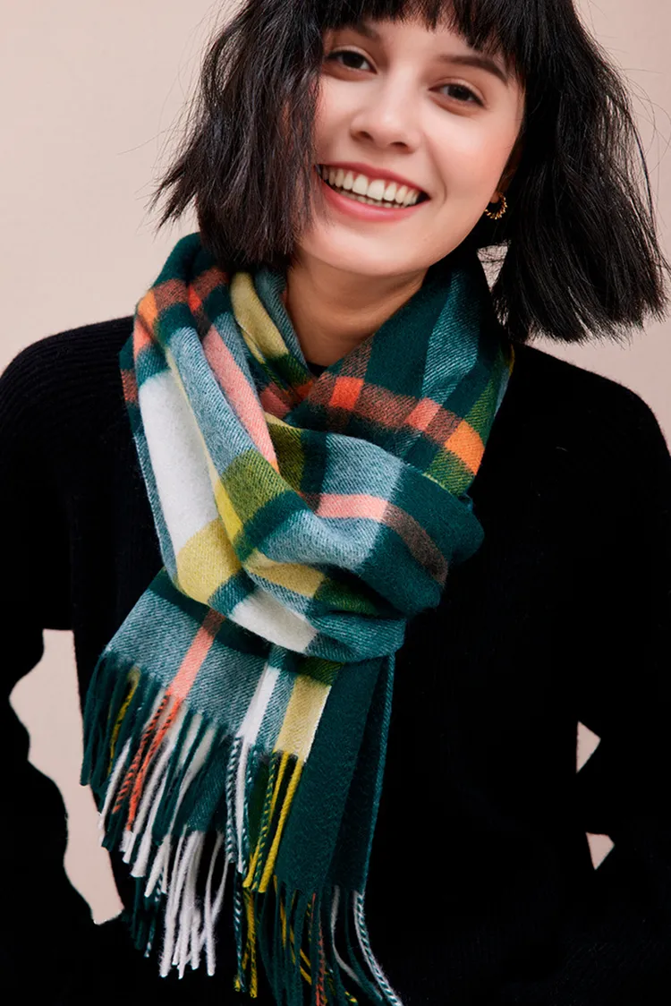 Soft Checkered Knit 100 Cashmere Fringe Scarf