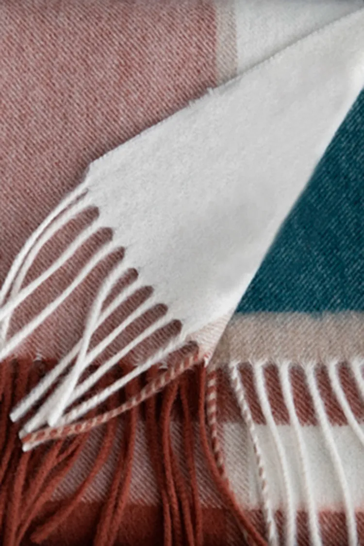 Soft Checkered Knit 100 Cashmere Fringe Scarf