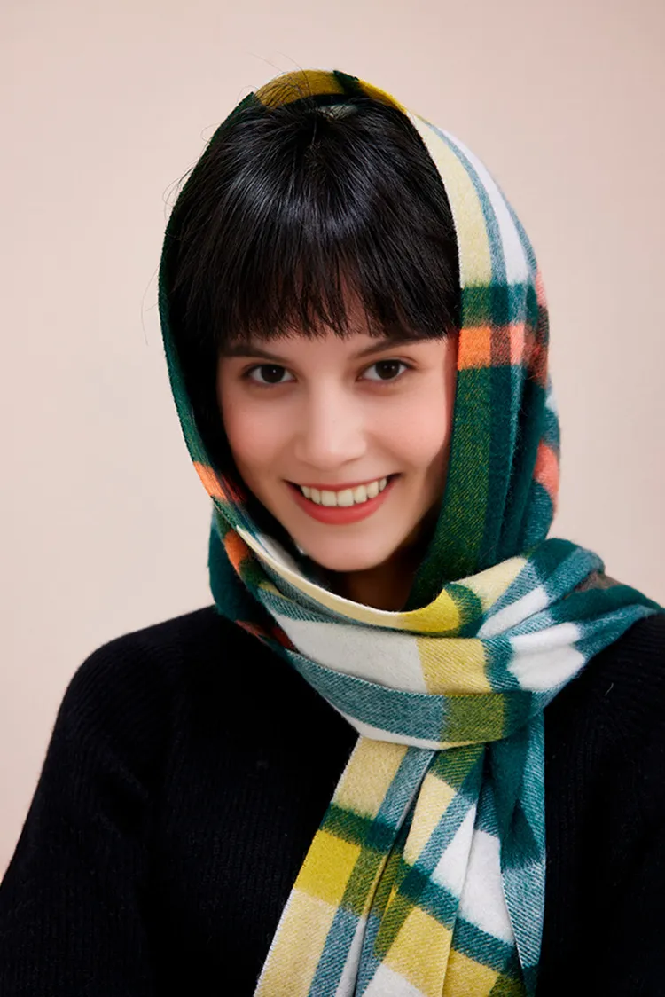 Soft Checkered Knit 100 Cashmere Fringe Scarf