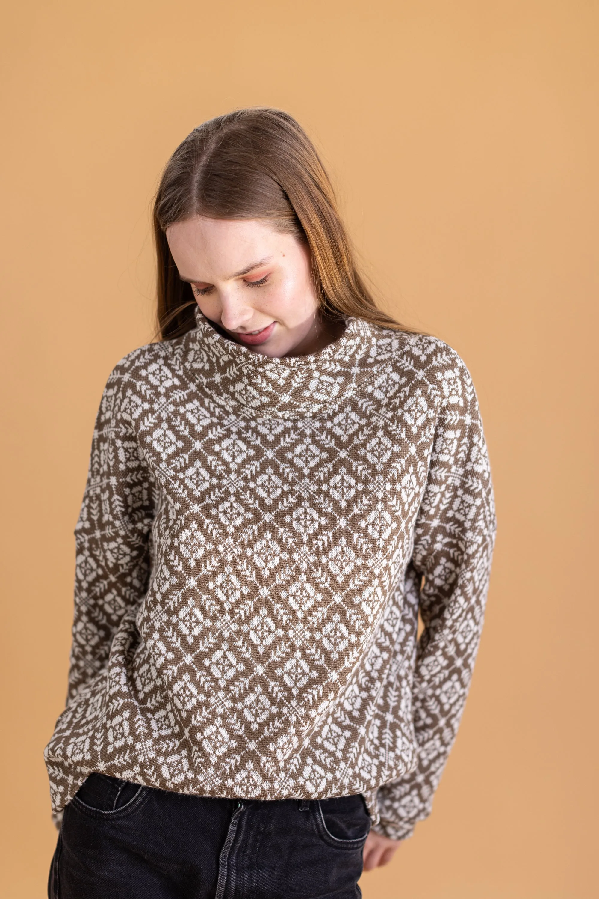 Sweater Zoey Knit Grandiose Brown.